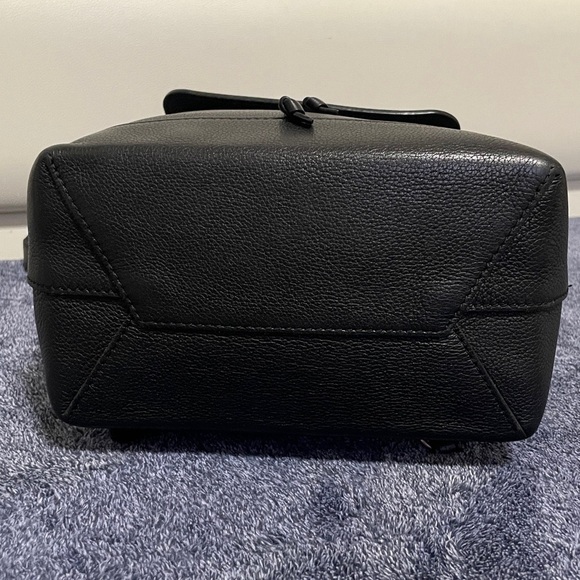 Louis Vuitton Lockme Backpack - Picture 8 of 16